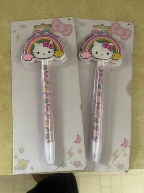 Set of 2 hello kitty pens.